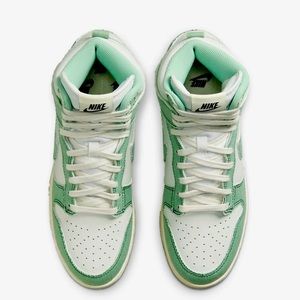 Nike Dunk High Worn Once!